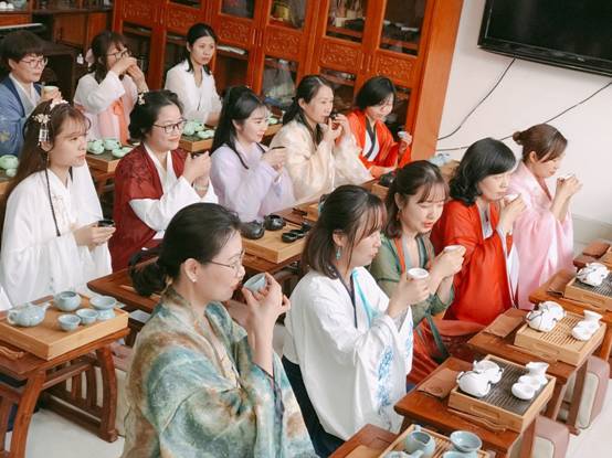 3.11院妇联三八节茶艺活动2.jpg
